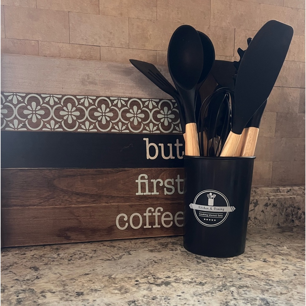 NEW with box: Silicone Utensils Set with plastic Holder.